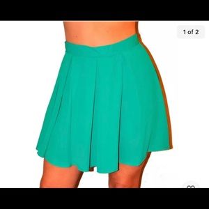 Sexy Green full Pleated Skater Mini skirt S w 25in, L 16inback zipper Swing New